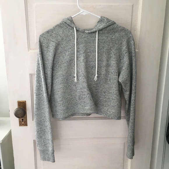 H&M Tops - FLASH SALE✨(H&M) cropped hoodie